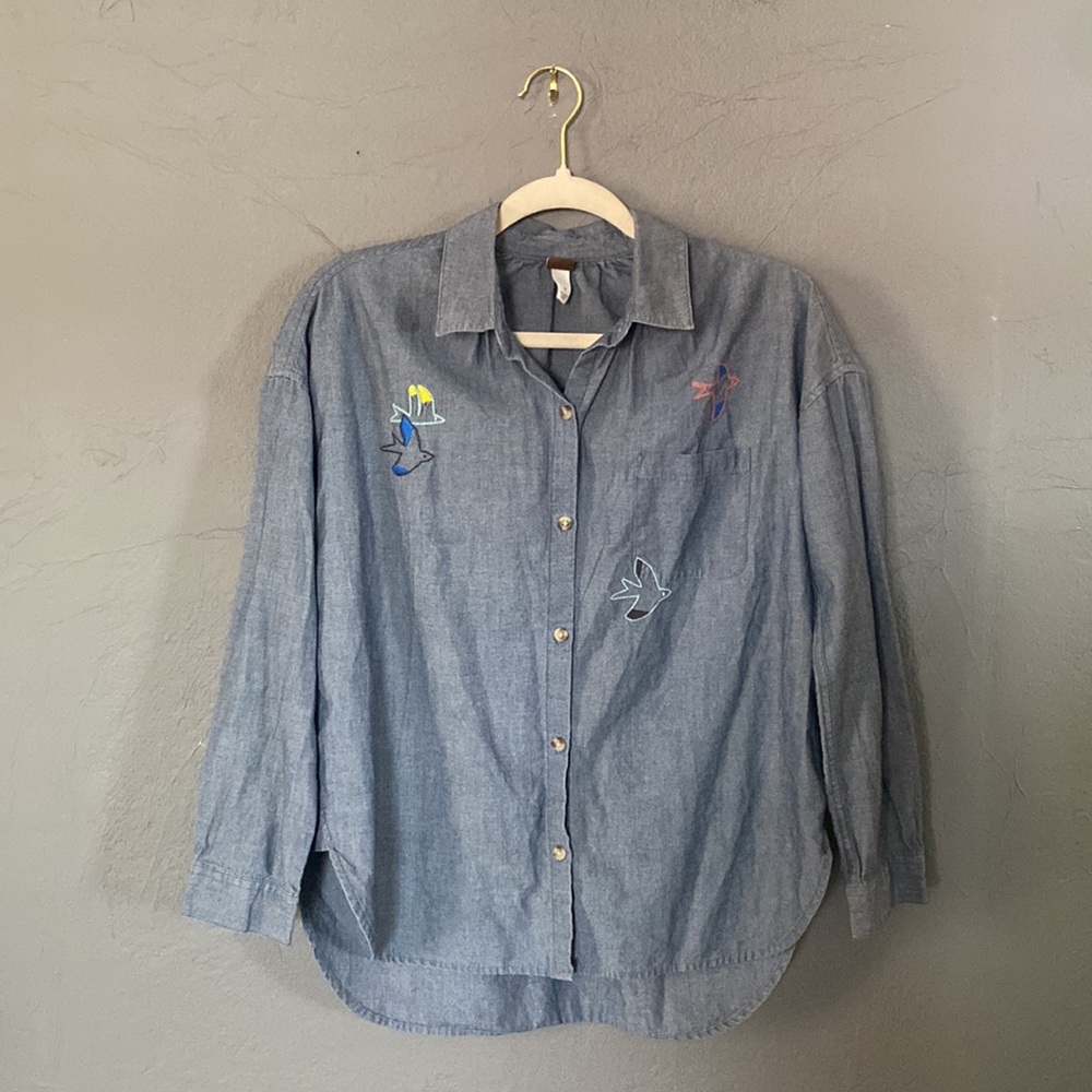 Tea Collection Chambray Bird Embroidered Embellished Button Front Shirt Sz 16